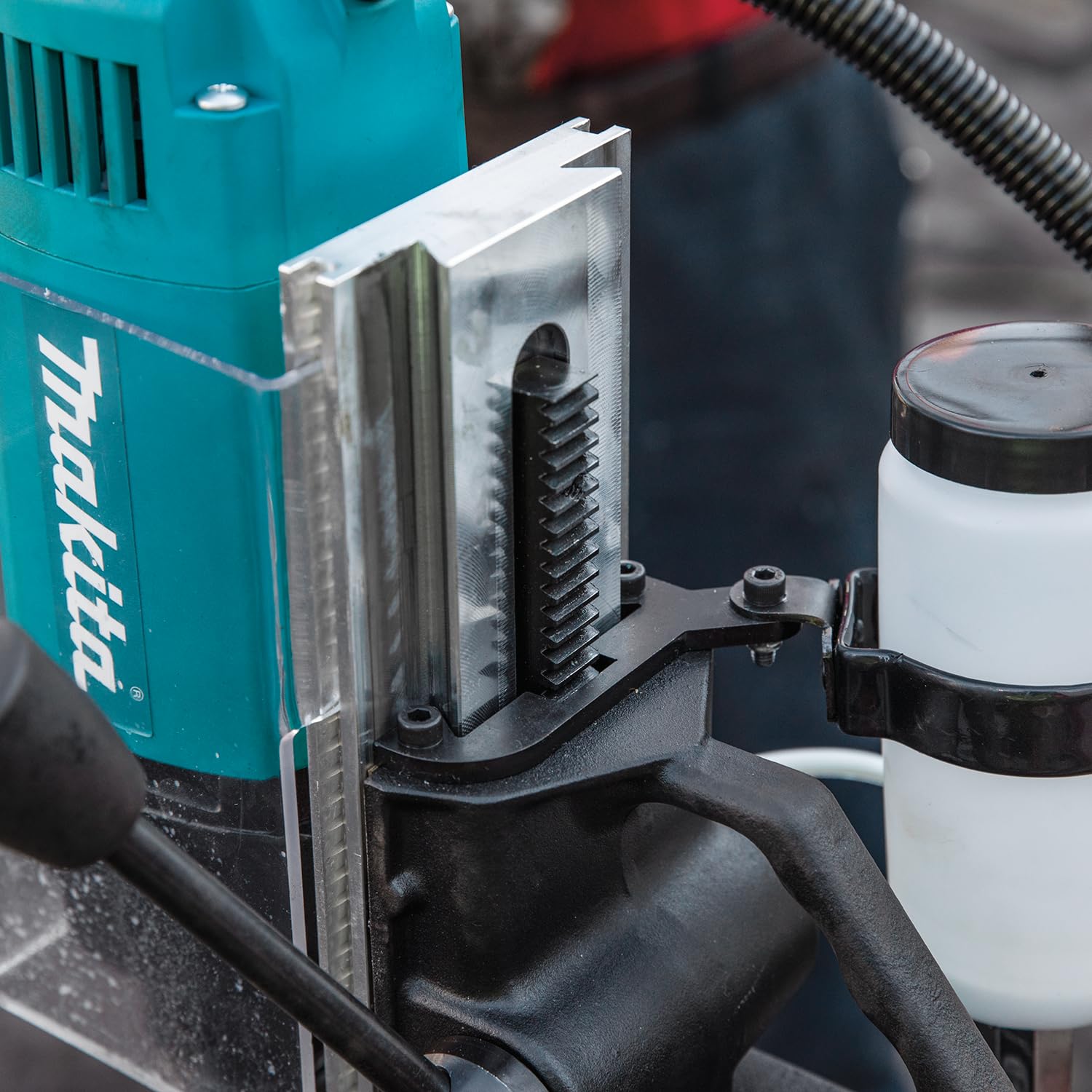 Makita HB350 1-3/8" Magnetic Drill