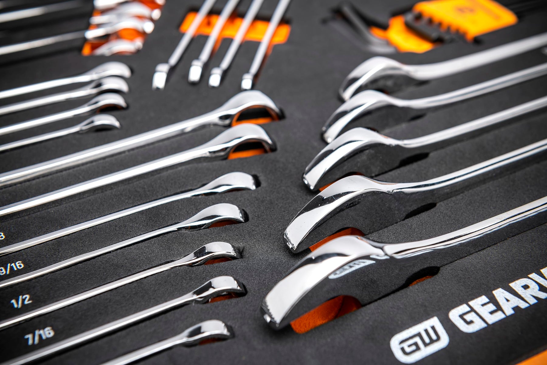GEARWRENCH 59 Piece 6 Point Combination Wrench and Hex Key Set in Foam Storage Tray - GWMSCWS6SAEMM